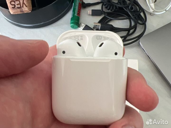 Airpods 2
