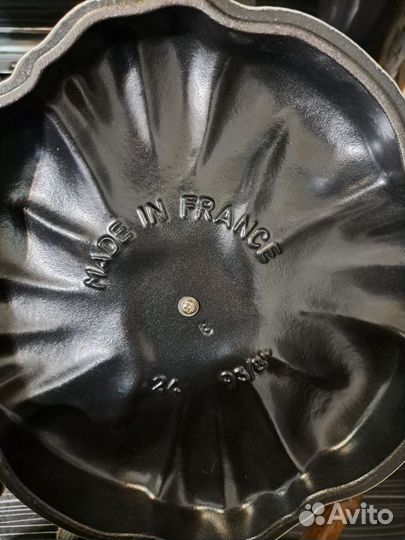 Кастрюля чугунная