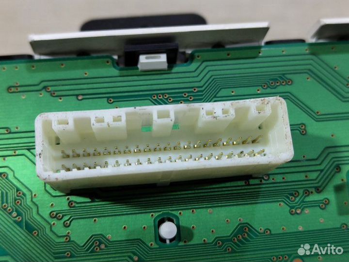 Панель приборов Nissan Tiida C11 HR16 2008