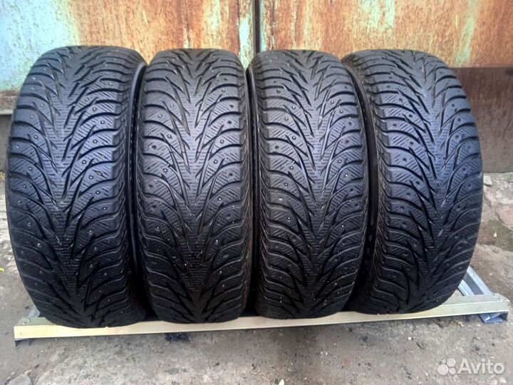 Yokohama IceGuard Stud IG65 215/60 R16