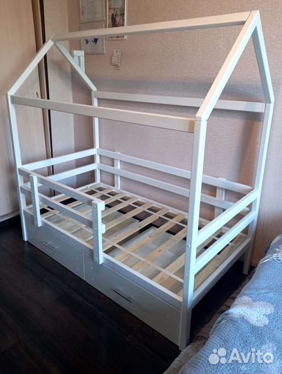 Новая детская кровать домик