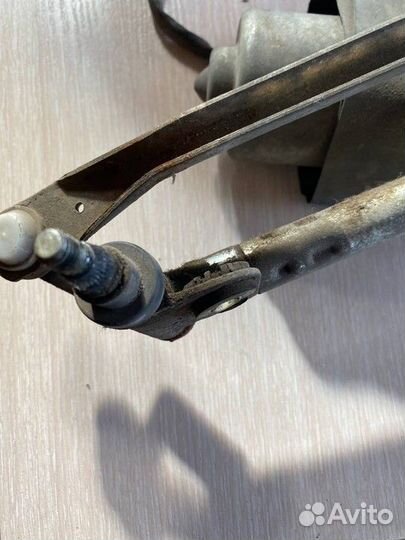 Трапеция стеклоочистителей LADA Kalina