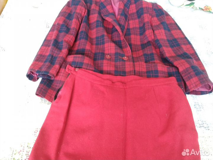 Шерстяной костюм женский об.гр54, обт 88, об б112