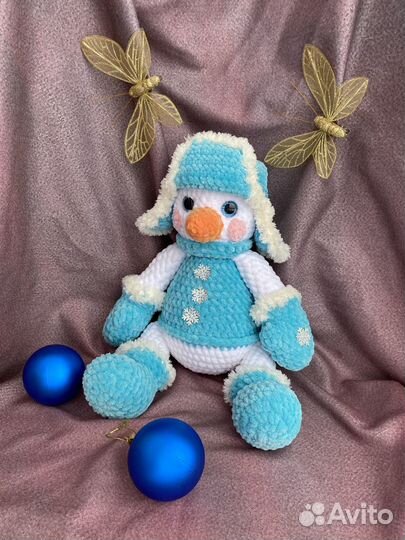 Плюшевый снеговик
