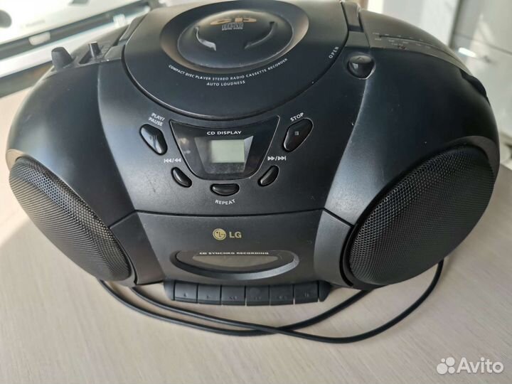 Магнитола LG