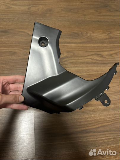 Нижний пластик suzuki gsxr 1000