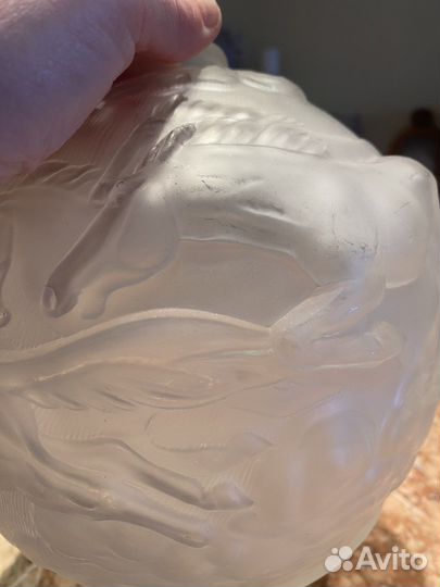 Ваза Barolac, мустанги. Стиль Lalique