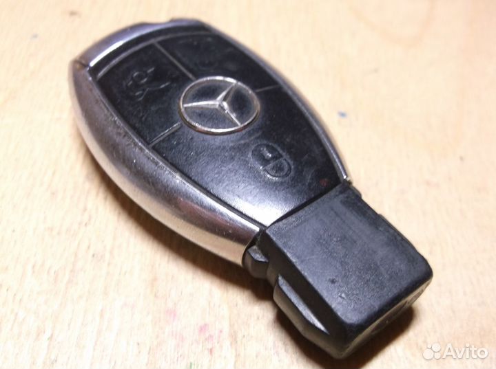 233.379.011B Mercedes remote key smart key