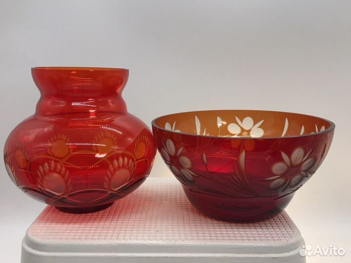 Вазы цветное рубиновое стекло