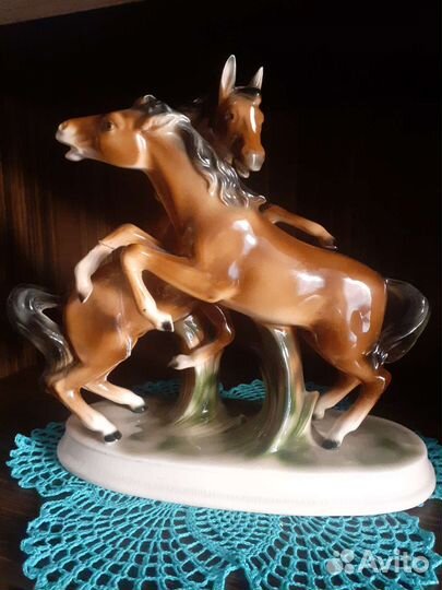 Статуэтка лошади, Фарфор,Германия. Sitzendorf
