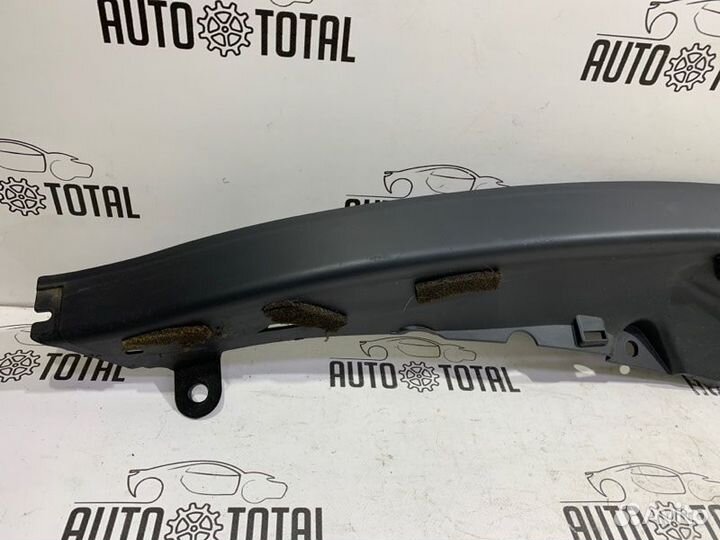 Накладка стойки задняя правая Bmw 745 E65 N62B44