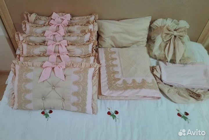 Пастель с балдахис