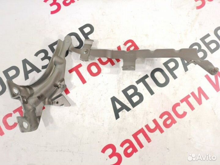 Петля капота правая Volvo Xc90 2.0 TDI D4204T23