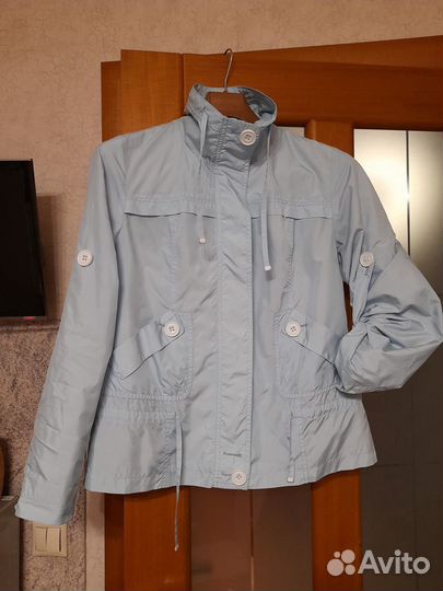 Ветровка женская