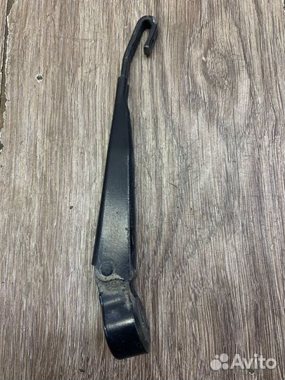 Поводок дворника задний Jeep Patriot внедорожник