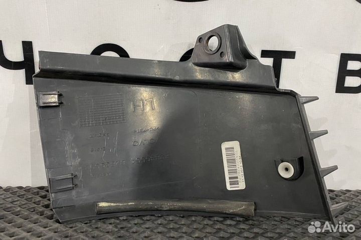 Угол панели стеклоочистителя Volvo FH4 82835554