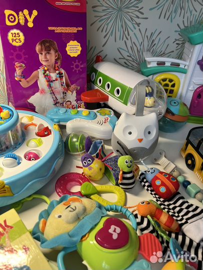 Корзина с игрушками