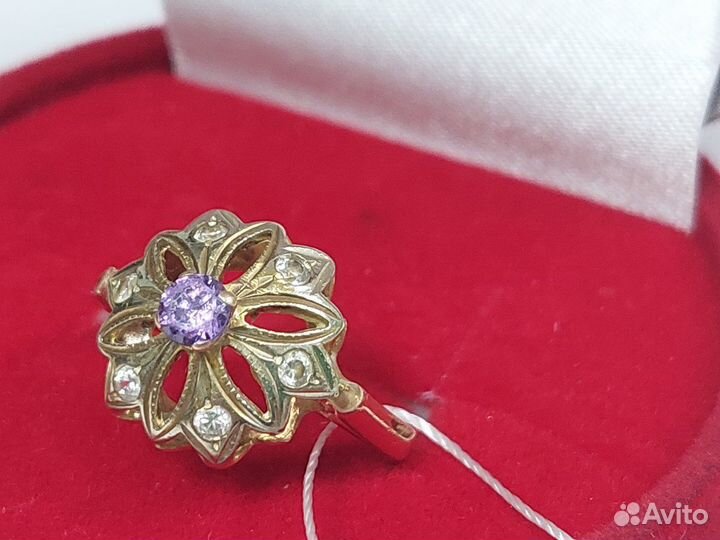 Кольцо с камнями золотое