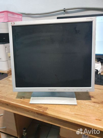 Монитор Prestigio 17 дюймов