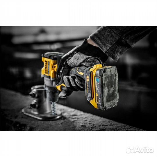 Аккумуляторная дрель-шуруповерт DeWalt DCD805E2T-Q
