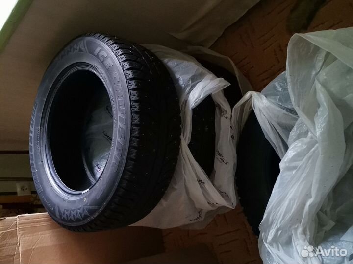 Bridgestone Ice Cruiser 7000 225/65 R17 106T