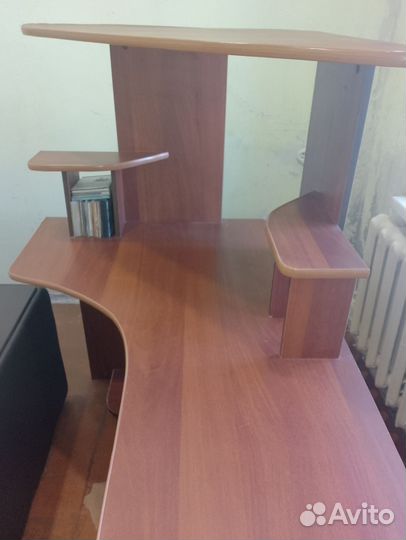 Компьютерный стол