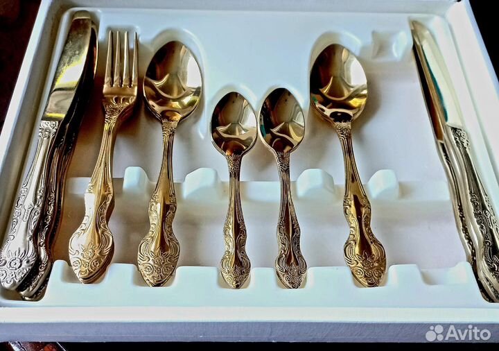 Наборы позолоченных столовых приборов времен СССР