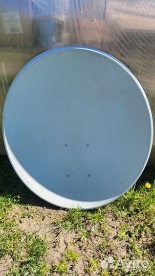 Продам метрового размера спутниковую тарелку