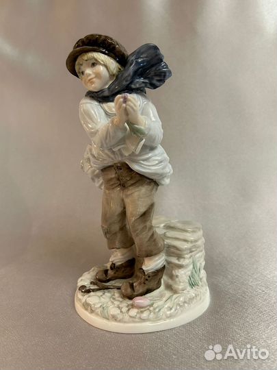 Фарфоровая статуэтка Coalport