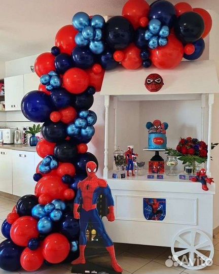 Фотозона человек паук арка из шаров