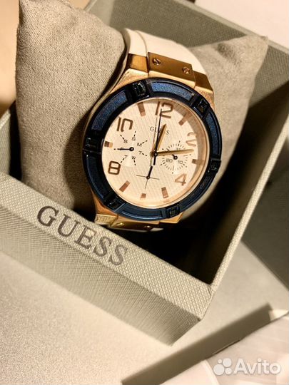 Часы guess
