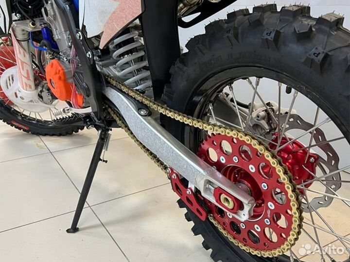 Мотоцикл эндуро BSE Z8 300e 21/18 cross витрина