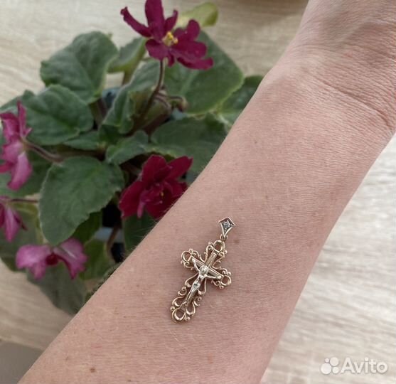 Золотой крестик