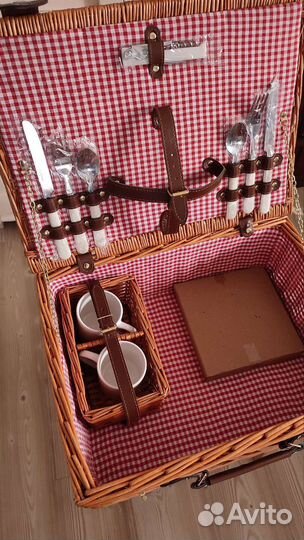 Корзина для пикника, Сундук