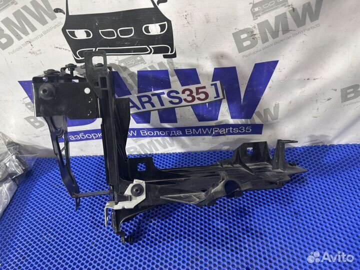 Кронштейн фары BMW F10 левый и правый