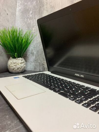 Ноутбук Asus 4Gb/SSD 118Gb
