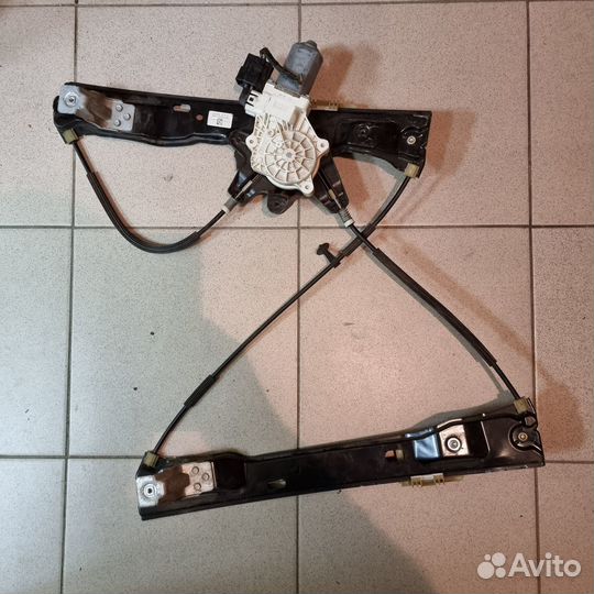 Стеклоподъемник передний правый Ford Focus 3 CB8