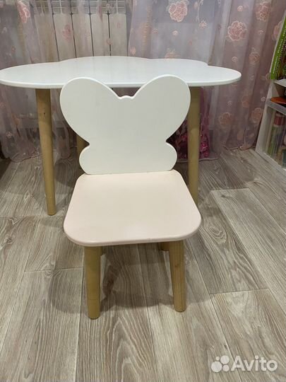 Стол и стульчик детский
