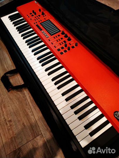 Продам Vox continental 73 +коттедж у моря в дар