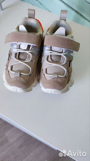 Кроссовки для девочки 27 размер