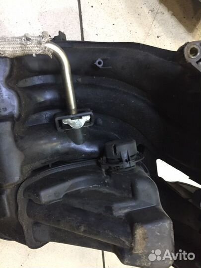 Коллектор впускной Peugeot 407 1