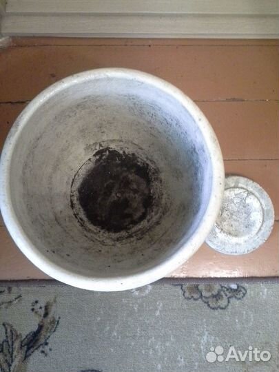 Горшок глиняный