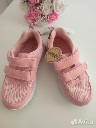 Продаю новые кроссовки 32 размера