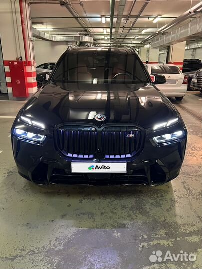 BMW X7 4.4 AT, 2022, 1 400 км