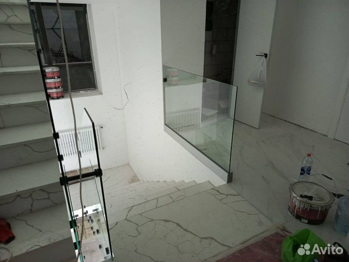 Стеклянные перила для лестниц