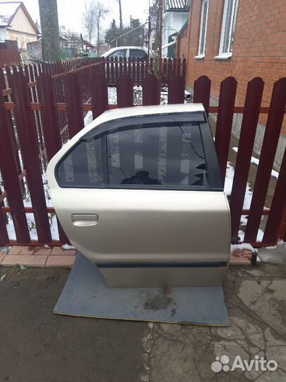 Продам заднюю правую дверь на samand