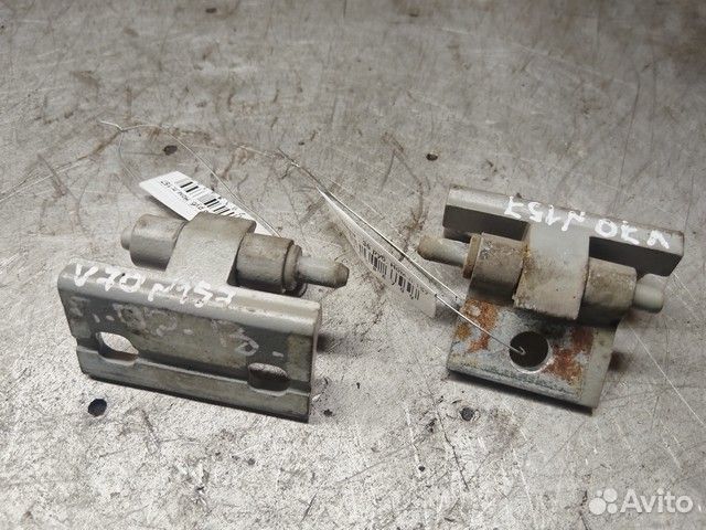 Петля двери передней правой Volvo V70 II (2000—200