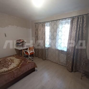 3-к. квартира, 102,1 м², 1/3 эт.