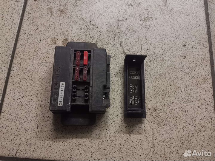 Блок предохранителей Kawasaki ZZR 400 1