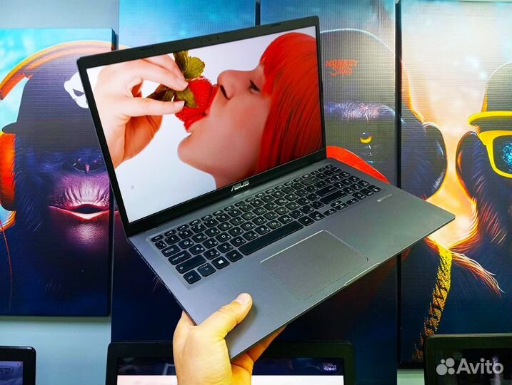 Современный ноутбук Asus
